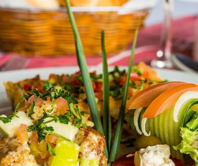 هتل Mukambi Safari Lodge