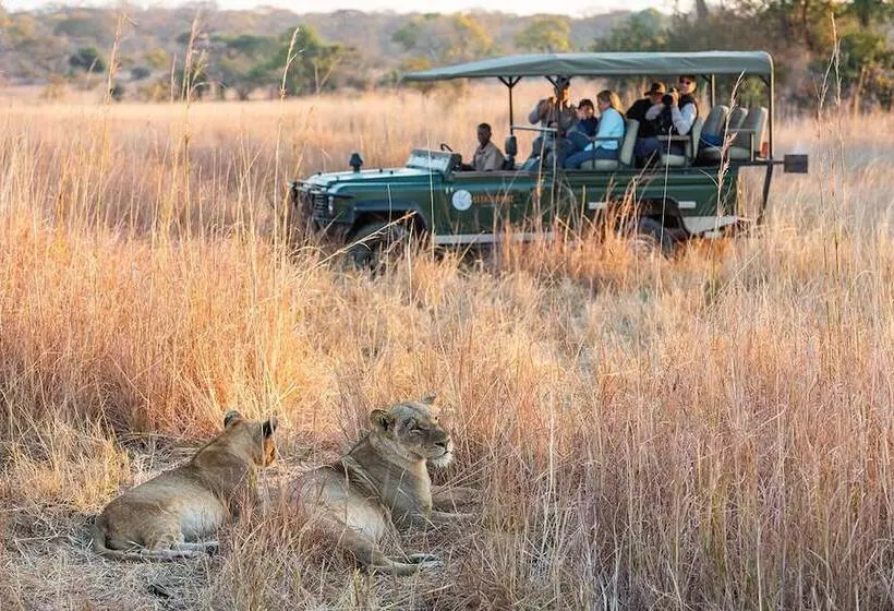 هتل Mukambi Safari Lodge
