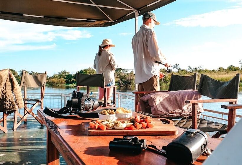 هتل Mukambi Safari Lodge