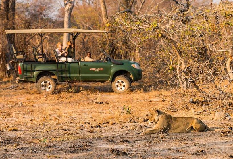 هتل Mukambi Safari Lodge