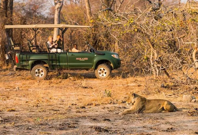 هتل Mukambi Safari Lodge