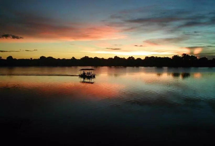 هتل Mukambi Safari Lodge