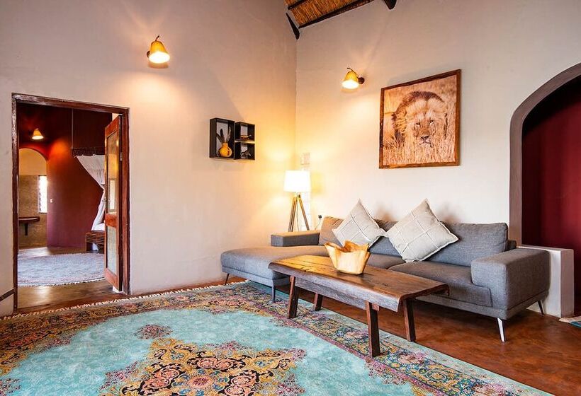 هتل Mukambi Safari Lodge