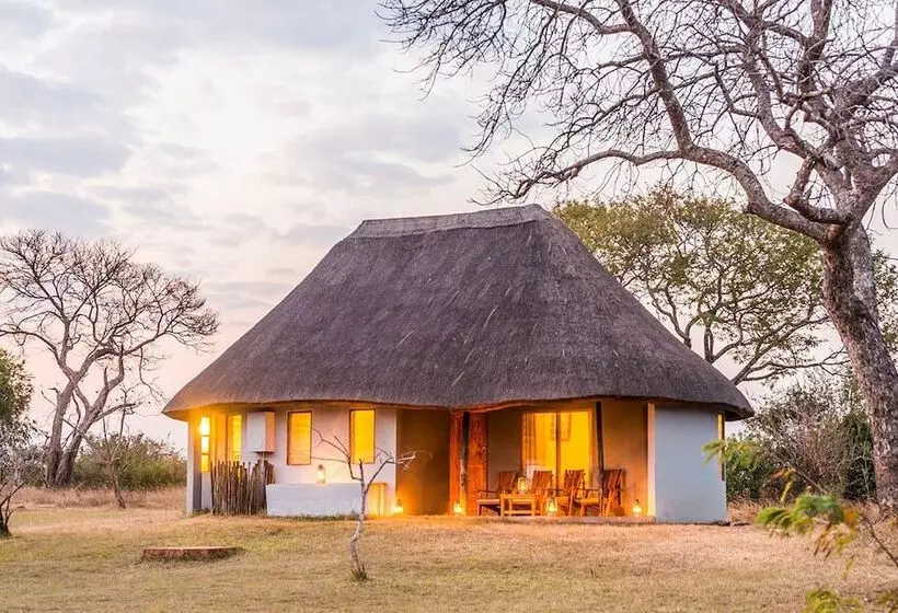 هتل Mukambi Safari Lodge
