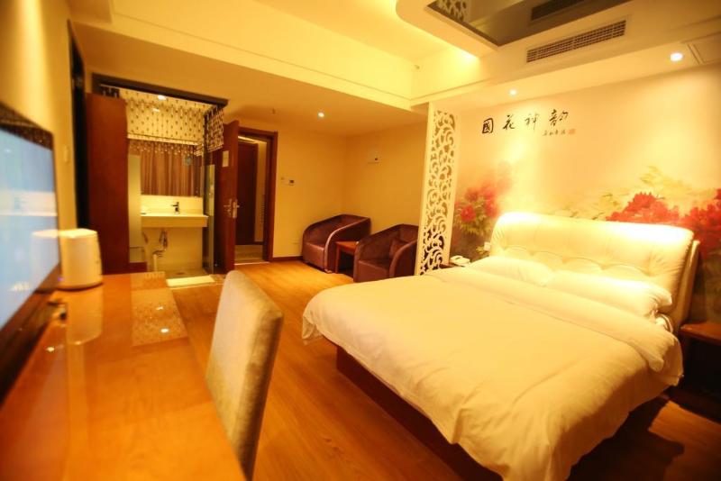 Отель Qingdao Feitong Digital