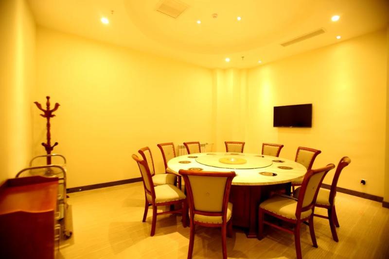 Отель Qingdao Feitong Digital