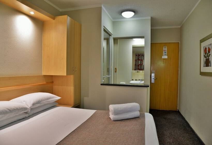 酒店 Road Lodge Carnival City