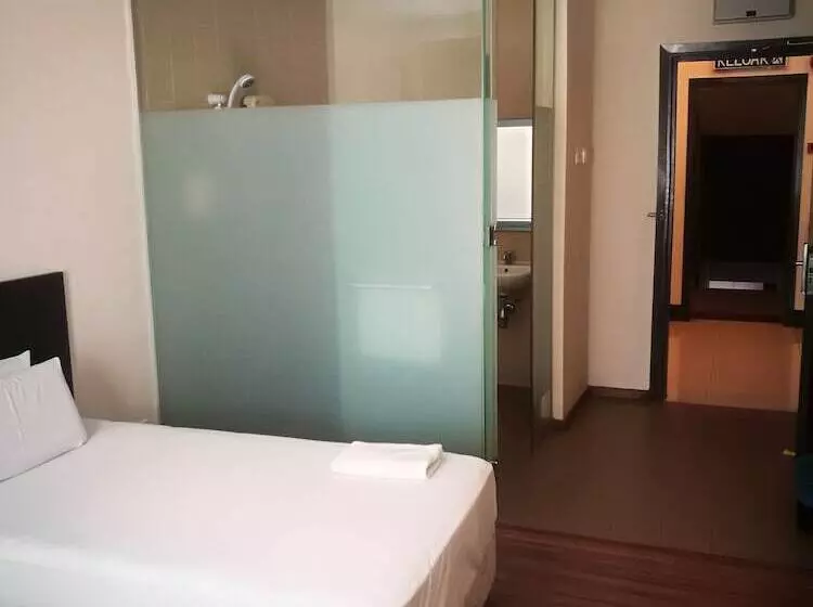 Hotel Sens