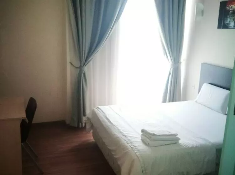 Hotel Sens