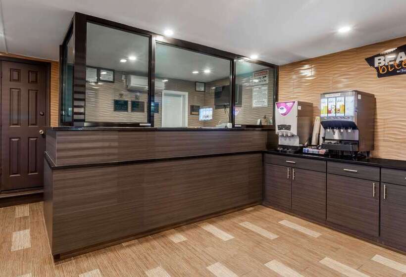 호텔 Travelodge By Wyndham South Hackensack