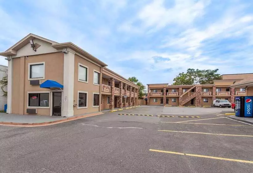ホテル Travelodge By Wyndham South Hackensack