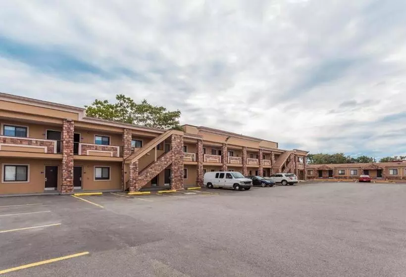 ホテル Travelodge By Wyndham South Hackensack