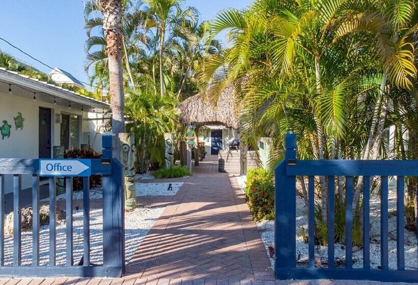 فندق على الطريق Bonita Beach Inn And Suites