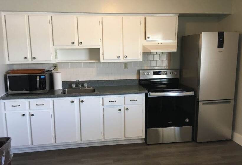 فندق على الطريق Bonita Beach Inn And Suites