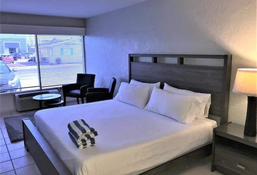 فندق على الطريق Bonita Beach Inn And Suites