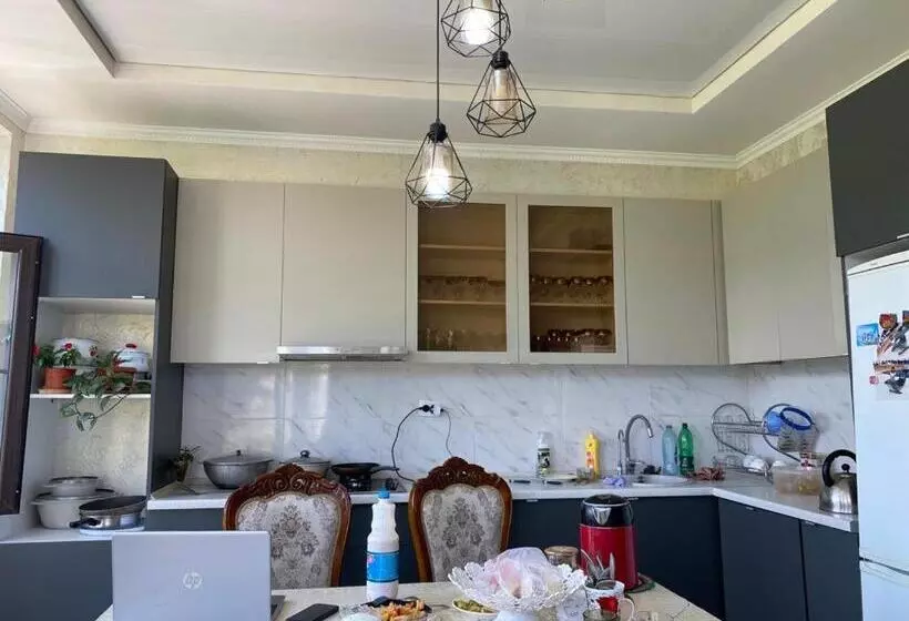 تختخواب و صبحانه Emil Guest House