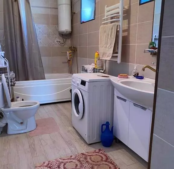 تختخواب و صبحانه Emil Guest House