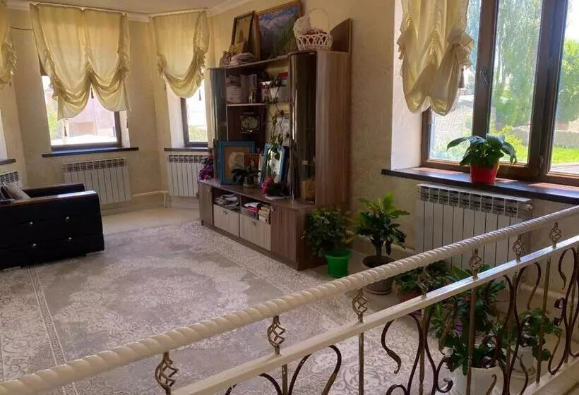 تختخواب و صبحانه Emil Guest House