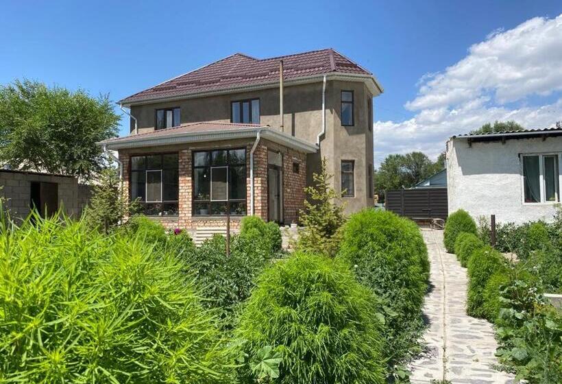 Bed and Breakfast Emil Guest House