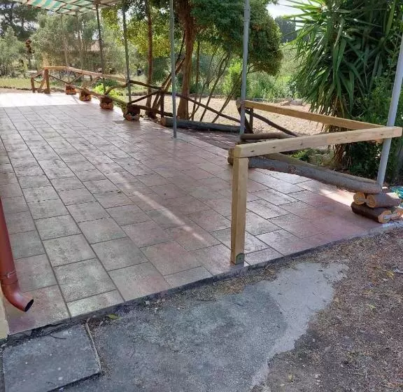 ホテル Agriturismo I 13 Pini Di Putzu Anna Maria