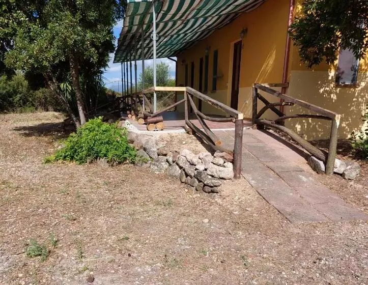 ホテル Agriturismo I 13 Pini Di Putzu Anna Maria