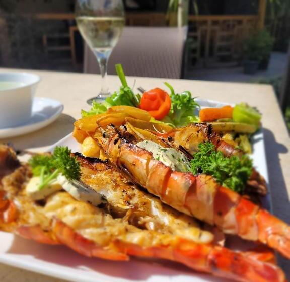 هتل Majesty Palm Resort