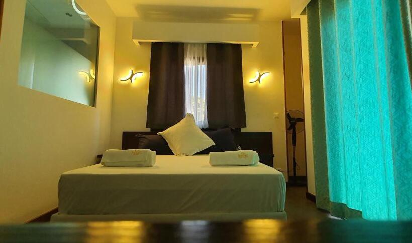 هتل Majesty Palm Resort