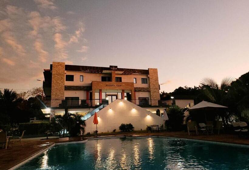 هتل Majesty Palm Resort