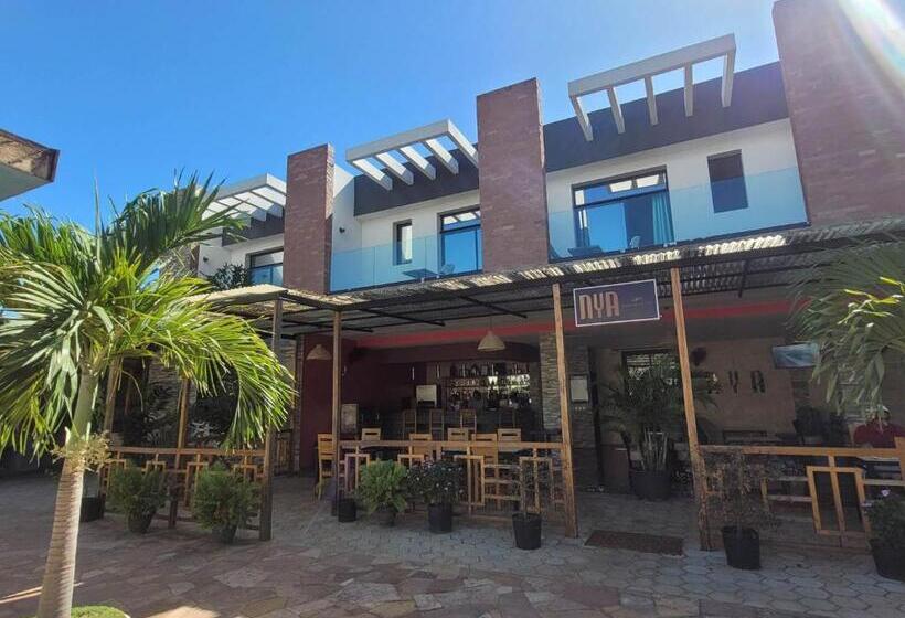 هتل Majesty Palm Resort