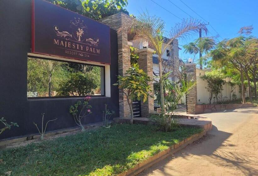 هتل Majesty Palm Resort