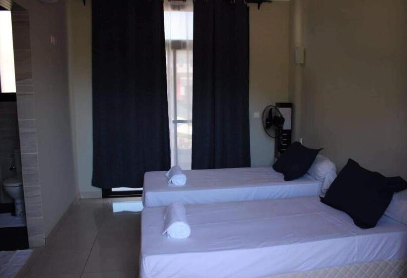 هتل Majesty Palm Resort