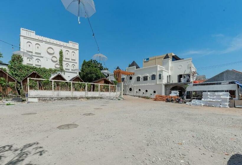 Hotell Reddoorz @ Niagara Waterpark