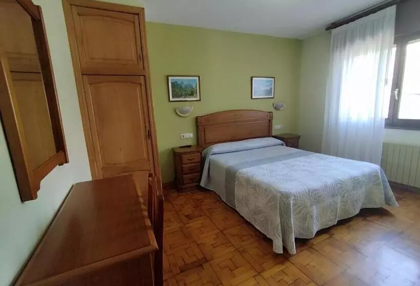 Retkeilymaja Hostal La Parrilla