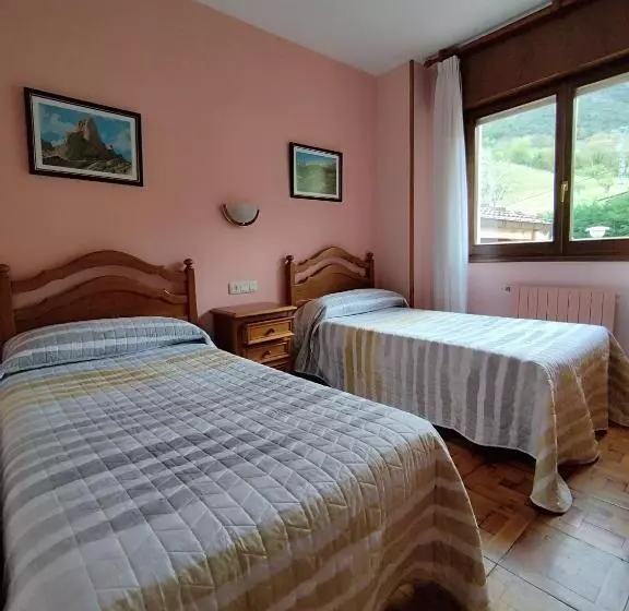 Retkeilymaja Hostal La Parrilla
