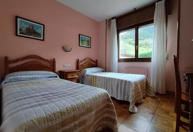 Retkeilymaja Hostal La Parrilla