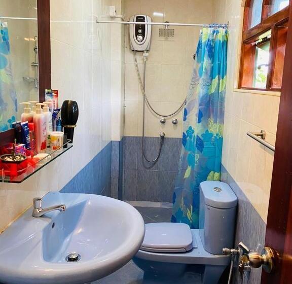 Antonio Transit Katunayake