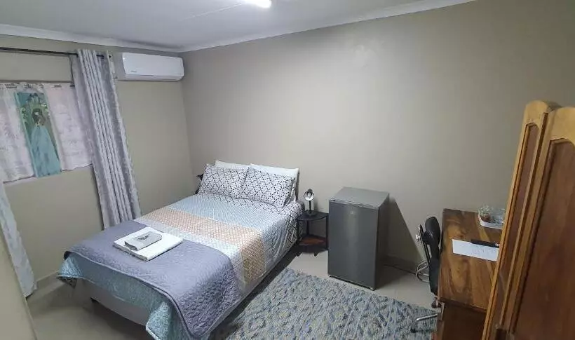 ベッドアンドブレックファースト Emani Guest House