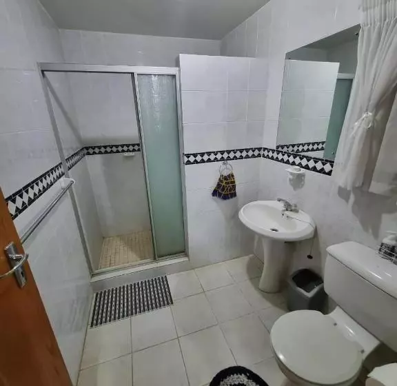 ベッドアンドブレックファースト Emani Guest House