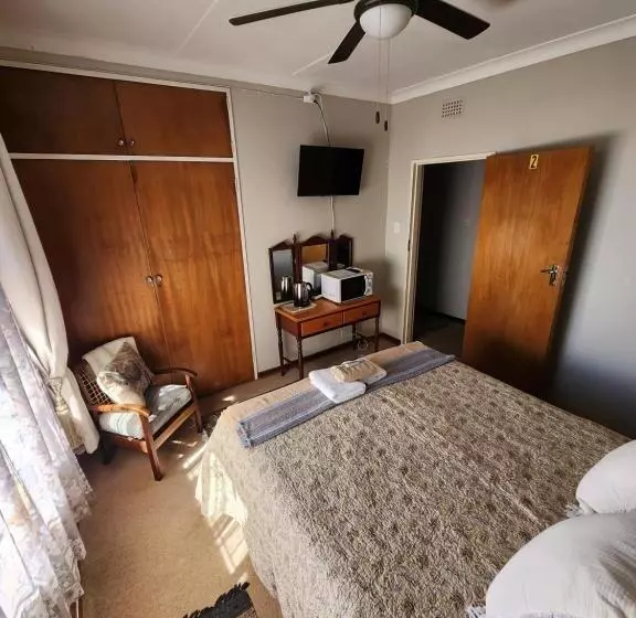 ベッドアンドブレックファースト Emani Guest House