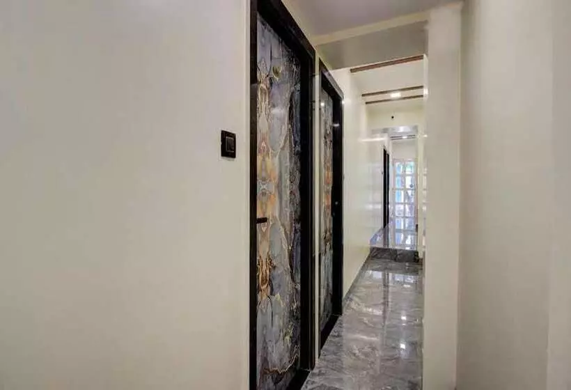 هتل Versova Inn