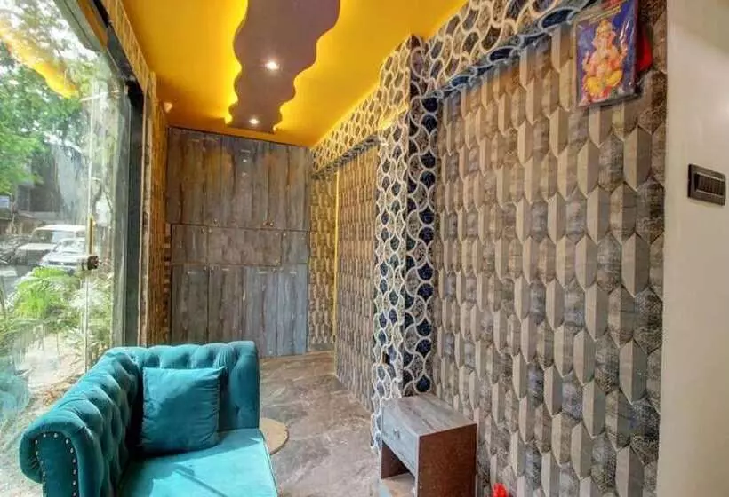 هتل Versova Inn
