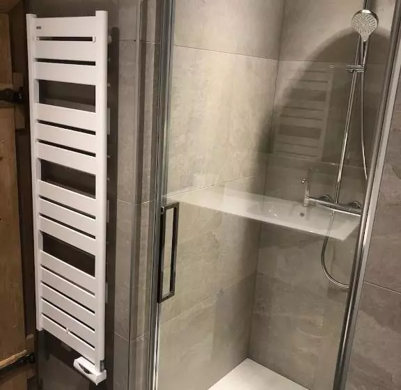 Aamiaismajoitus (B&B) Cour De Dinzheim