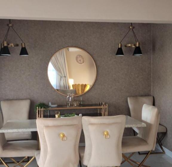 تختخواب و صبحانه Josmot Guest House