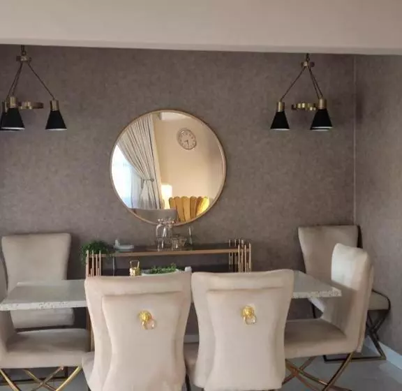 تختخواب و صبحانه Josmot Guest House