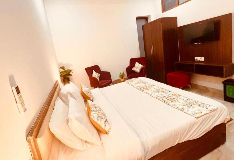 ホテル Triple Residency, Zirakpur