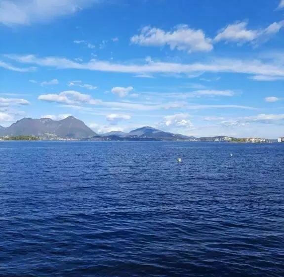 ペンション Affitta Stanza Da Paola Intra Lago Terzo Piano Senza Ascesore Lago