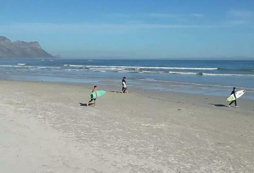 Majatalo Beach Haven Sea Views, Fritzandi, Strand, Cape Town