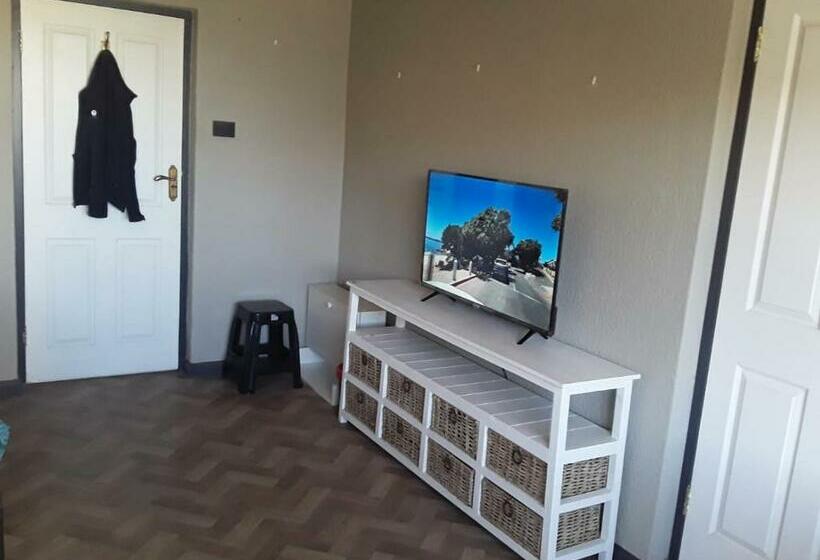 膳宿费 Beach Haven Sea Views, Fritzandi, Strand, Cape Town