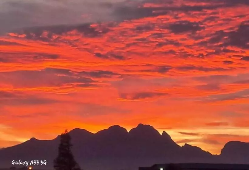 Majatalo Beach Haven Sea Views, Fritzandi, Strand, Cape Town