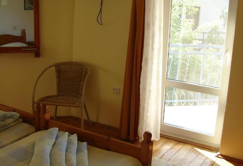 پانسیون Vila Maria Eca